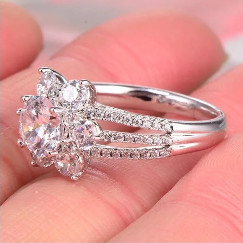 18k white gold diamond halo engagement bridal ring - Picture 7 of 8